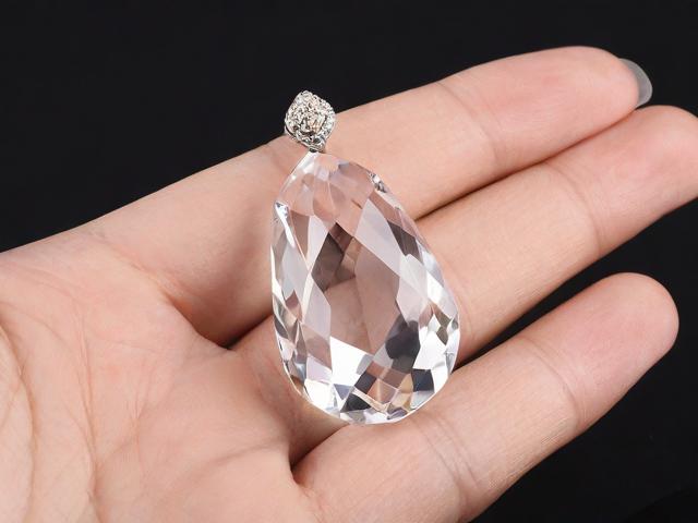 水晶為什么不讓碰？水晶易碎的原因及保養(yǎng)方法
