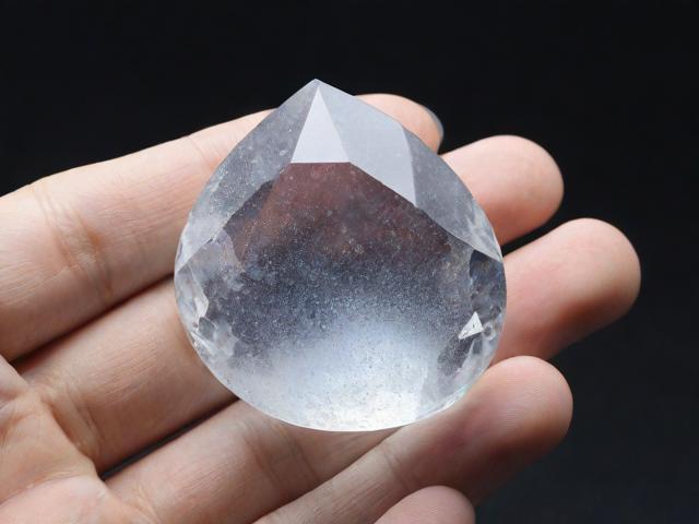 水晶為什么會(huì)有磨砂？詳細(xì)解析水晶表面磨砂的原因