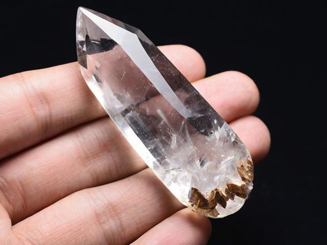 為什么狼牙水晶備受追捧？了解這種神秘水晶的魅力