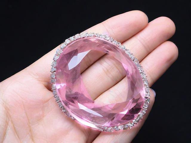 為什么粉水晶不透明？