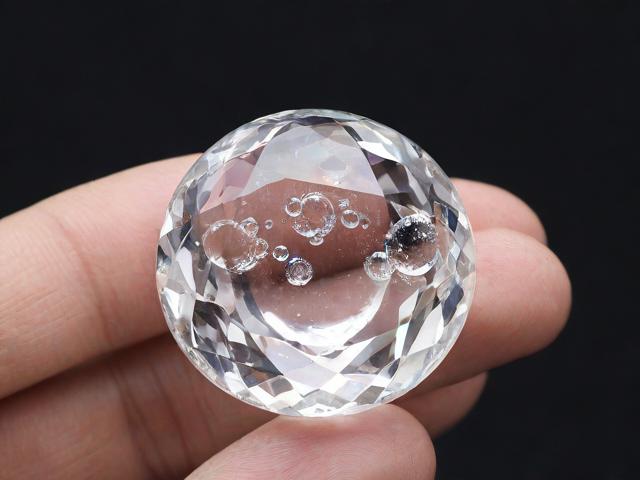 為什么水晶中有氣泡聲？
