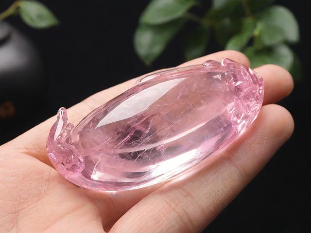 為什么粉水晶越戴越多？探究其神秘魅力