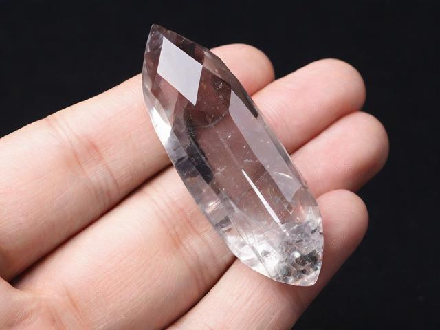 水晶石為什么需要消磁？詳細解析水晶石消磁的原因和方法