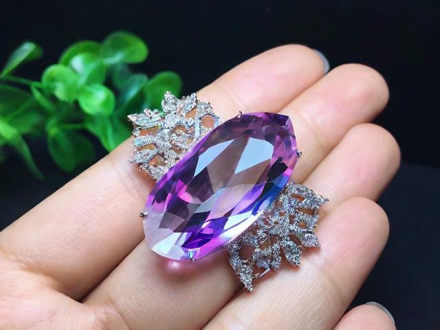 為什么會出現雙色水晶？