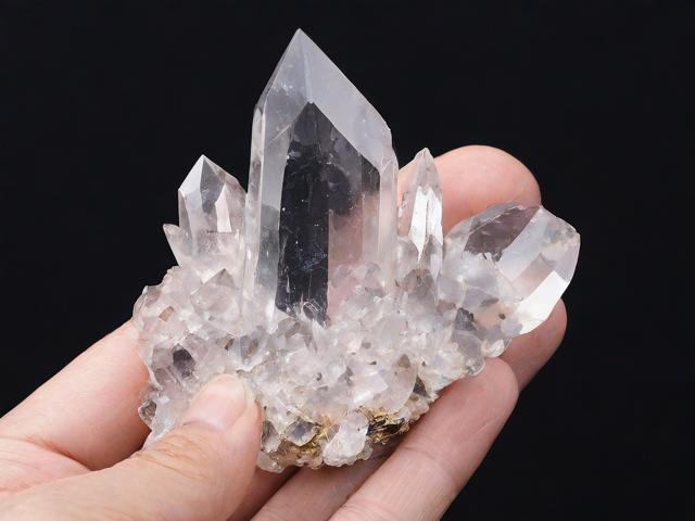 天然水晶是石材嗎？探究水晶的成分和特性