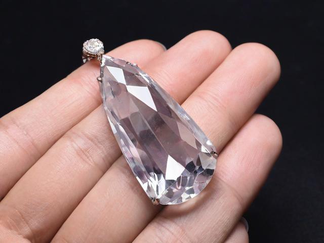 水晶是半生礦嗎？為什么？