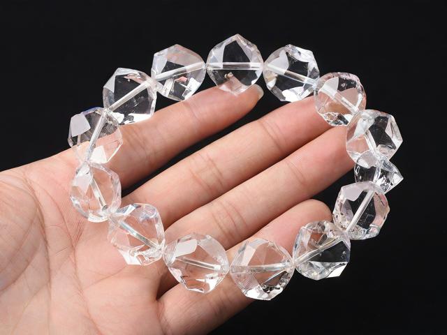 水晶手串會(huì)碎裂嗎？為什么會(huì)發(fā)生？
