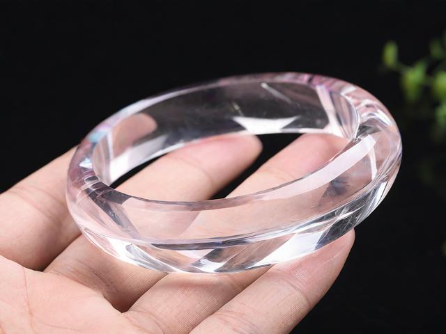 盤水晶會變色嗎？為什么？