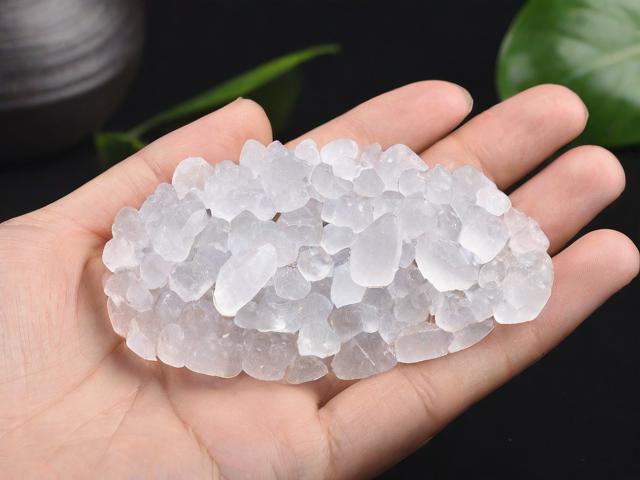 為什么要用鹽水泡水晶？