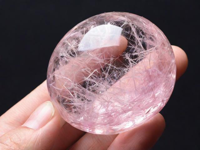 為什么粉水晶有絮狀物？詳細解析