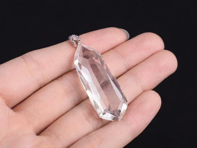 純水晶含雜質嗎？為什么會含雜質？